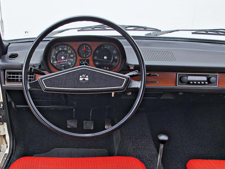 Interior de um Passat Variant B1 de 1976